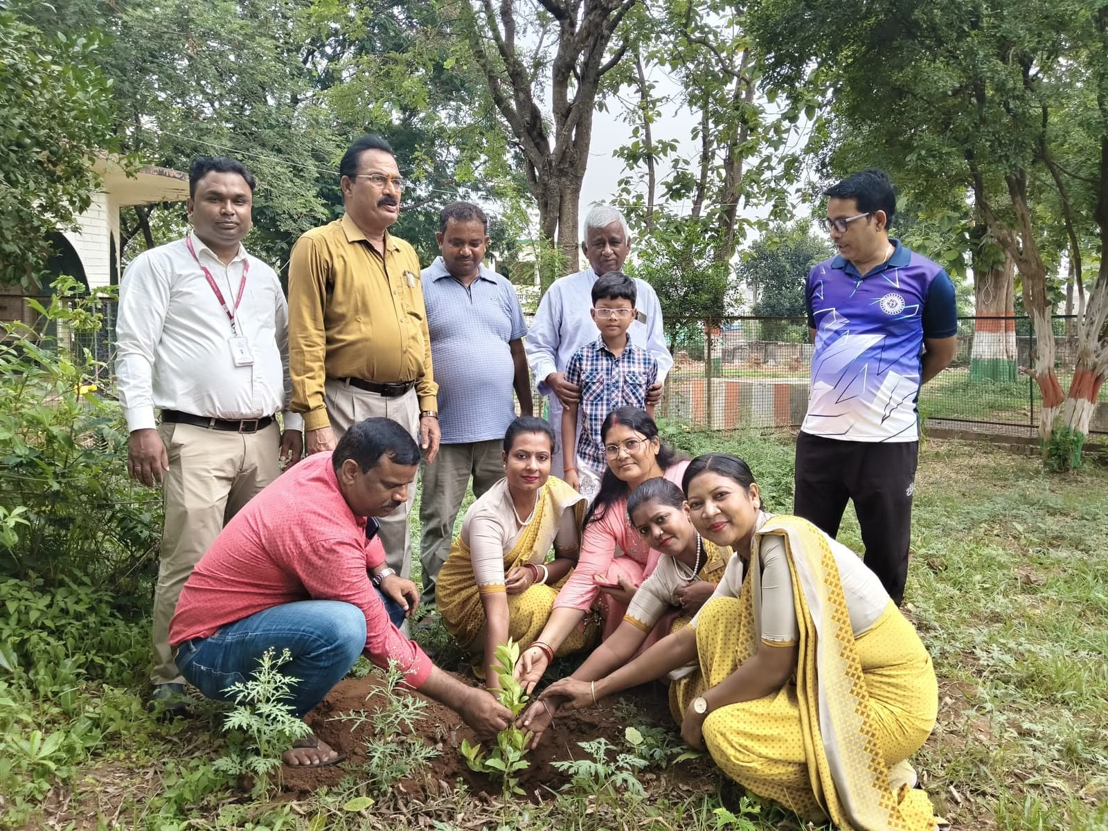 तनिष्क शोरूम में पर्यावरण संरक्षण का संकल्प, ग्राहकों को भेंट किए गए पौधे
