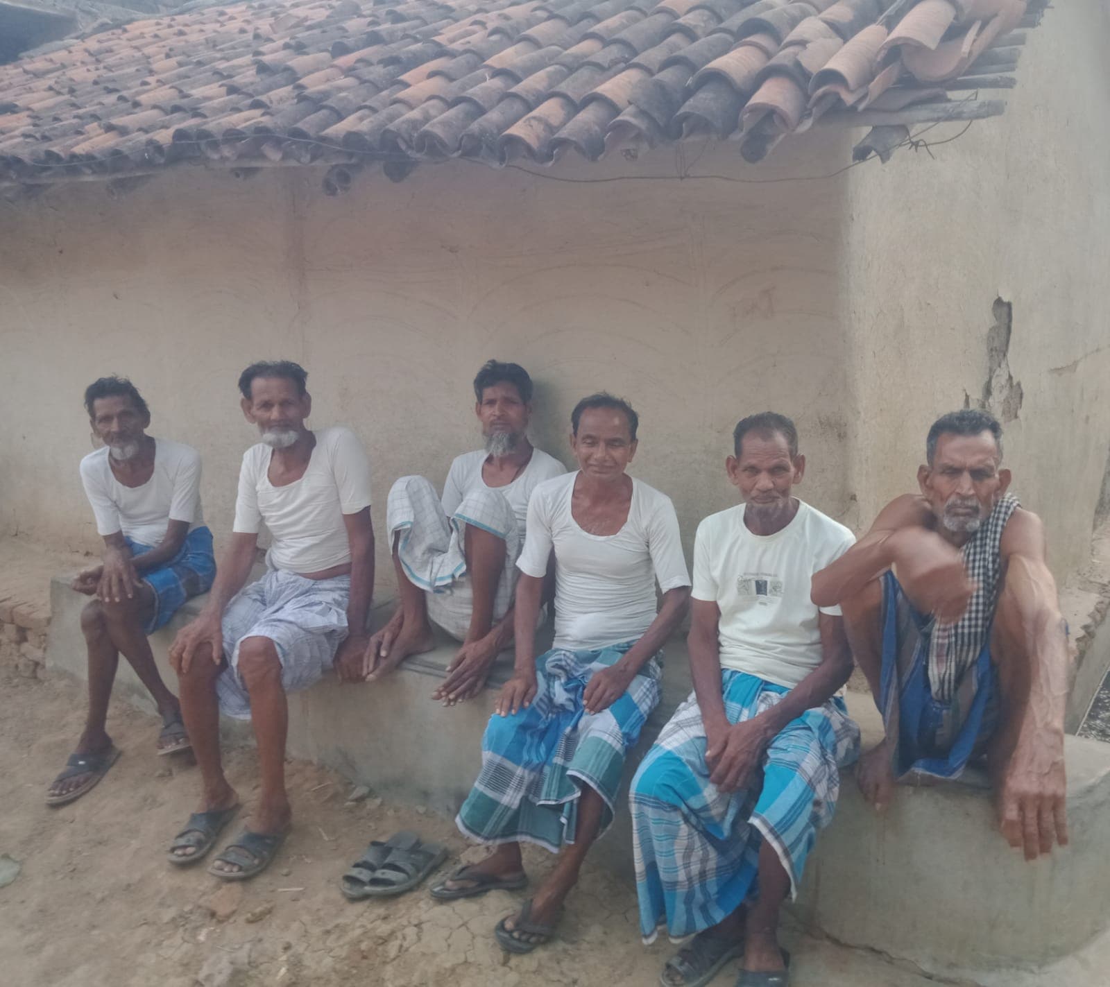 काशीडीह के बुजुर्गों को तीन माह से नहीं मिली पेंशन, परेशानी