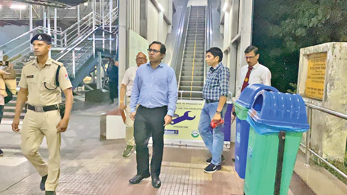 Rourkela News: यात्रियों की समस्याएं सुनें व समाधान करें रेल अधिकारी : डीआरएम