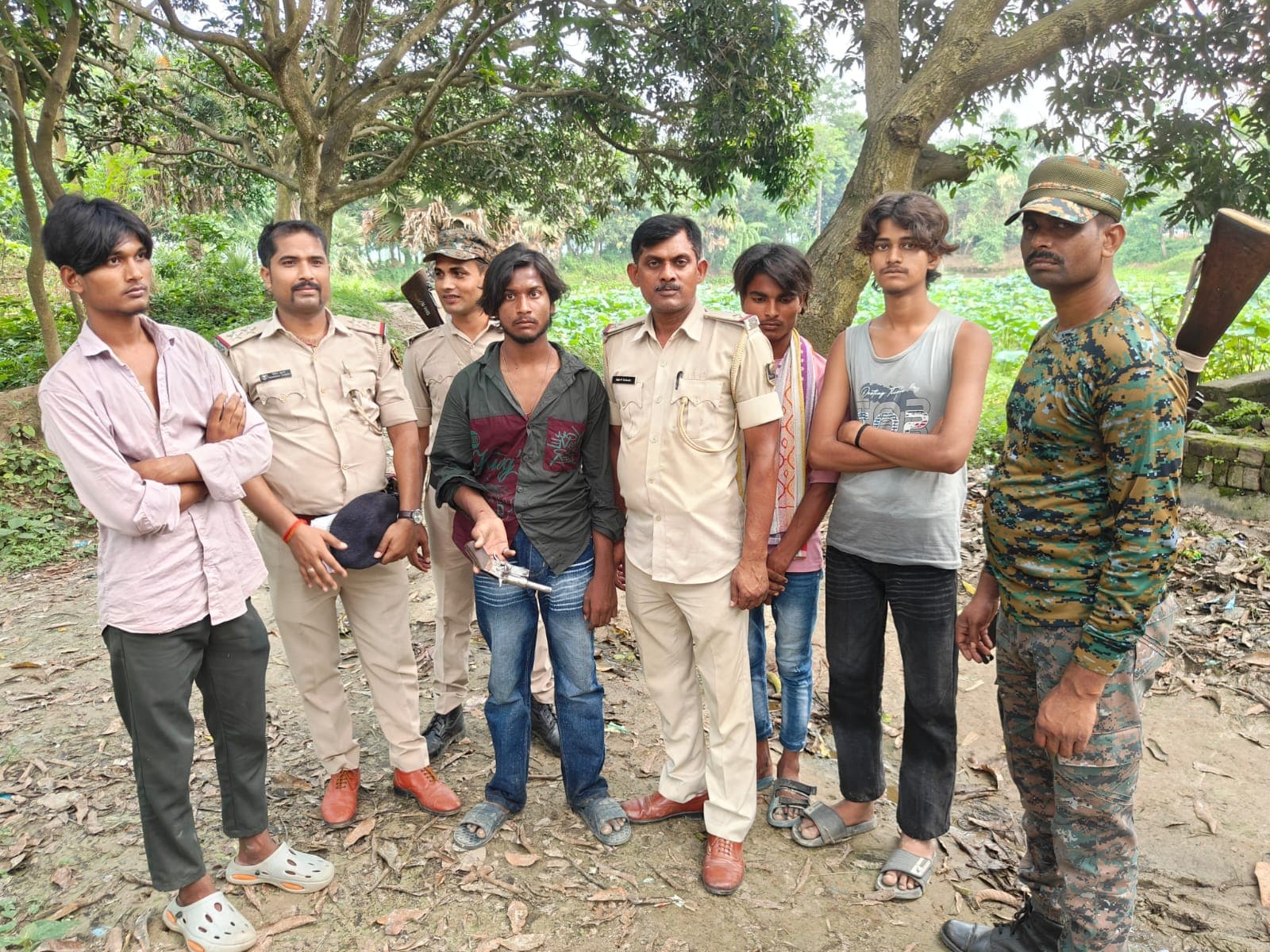 आपराधिक वारदात की साजिश नाकाम, कट्टा के साथ चार युवक गिरफ्तार