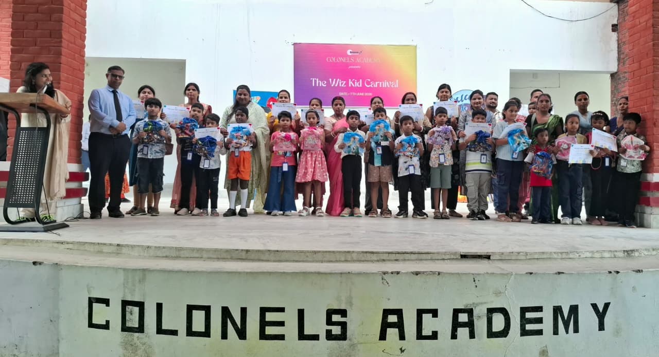 बच्चों के उत्साह को बढ़ाने कर्नल एकेडेमी में विज किड कार्निवेल समारोह
