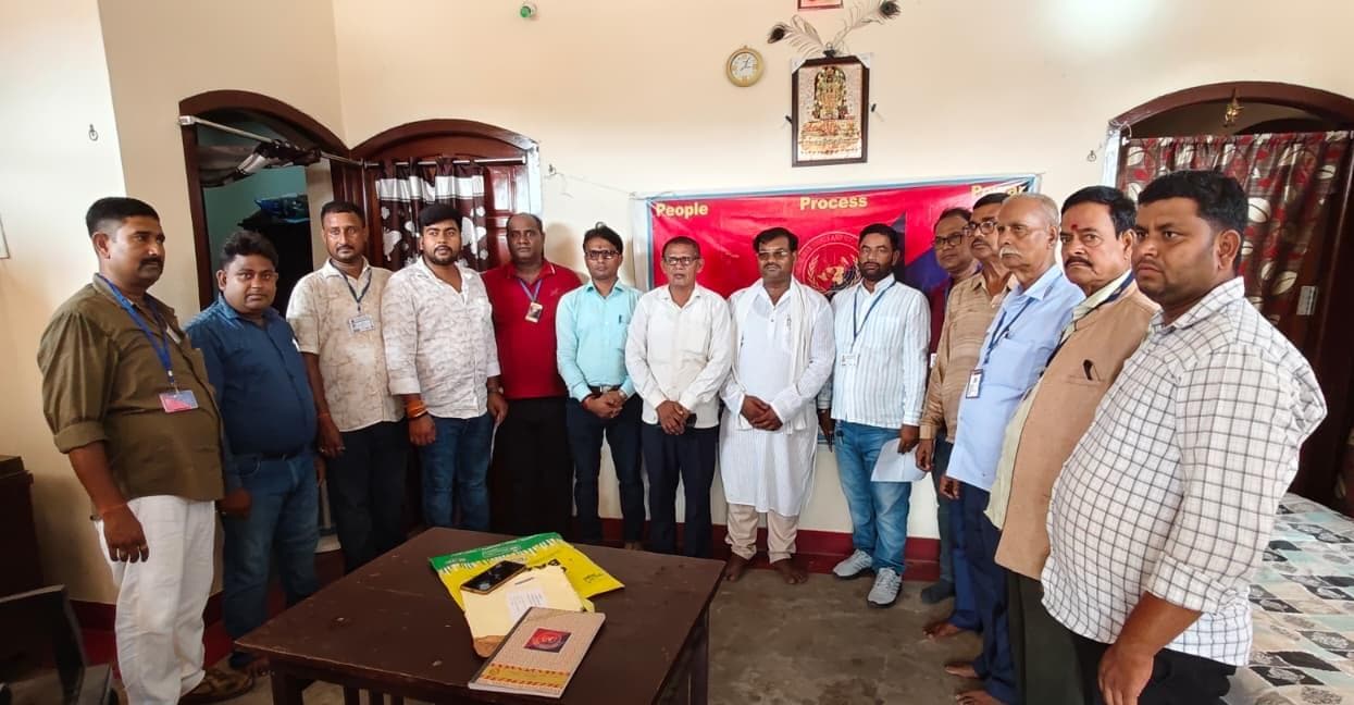 अंतरराष्ट्रीय मानवाधिकार एवं सामाजिक न्याय संगठन की बैठक संपन्न, नये सदस्यों को मिला आईडी कार्ड व स्मृति पत्र