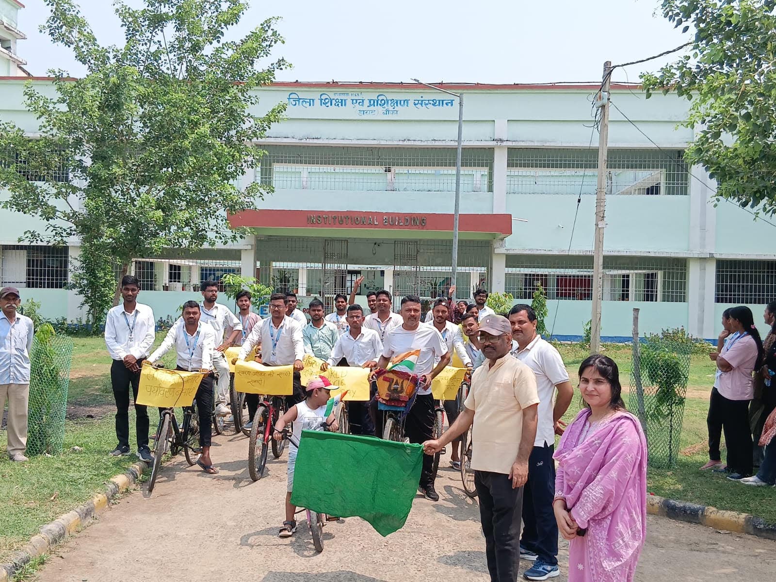 संडे ऑन साइकिल रैली में छात्रों ने बढ़-चढ़ कर लिया हिस्सा