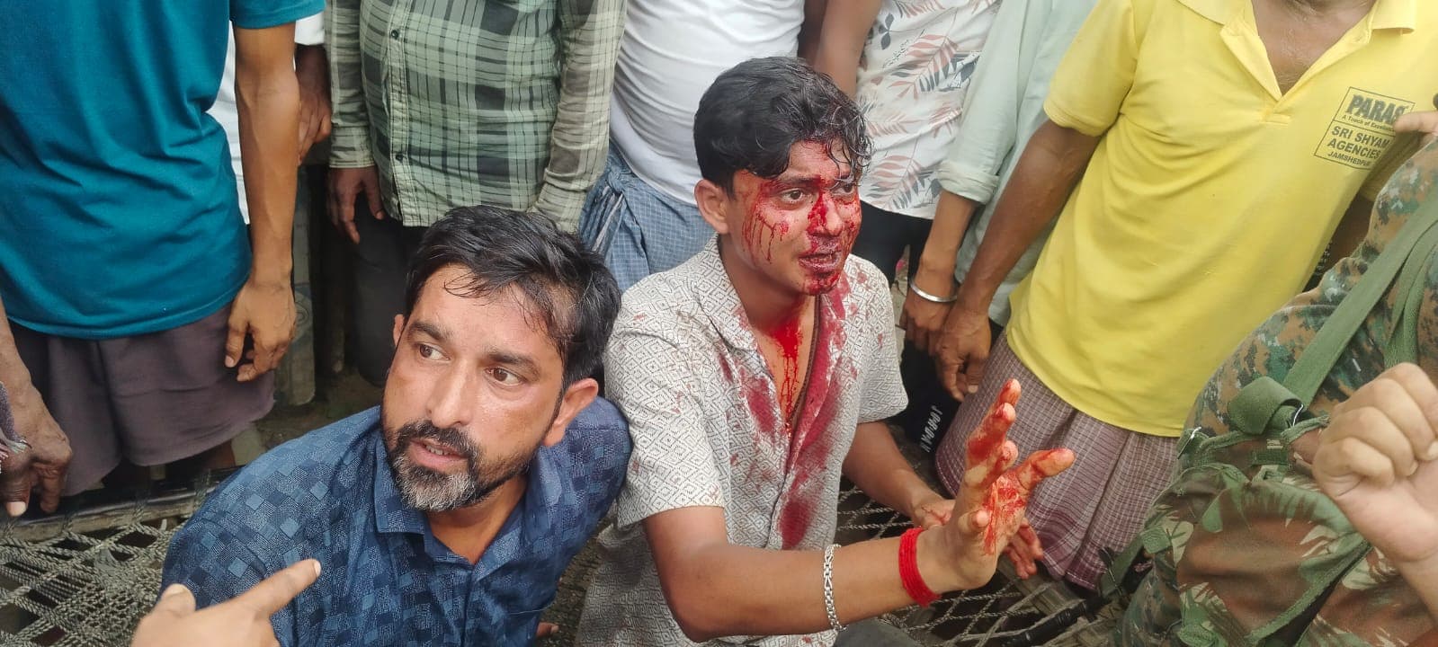 East Singhbhum News :  तेज रफ्तार कार दुकान में घुसने पर बवाल, पुलिस के साथ धक्का-मुक्की