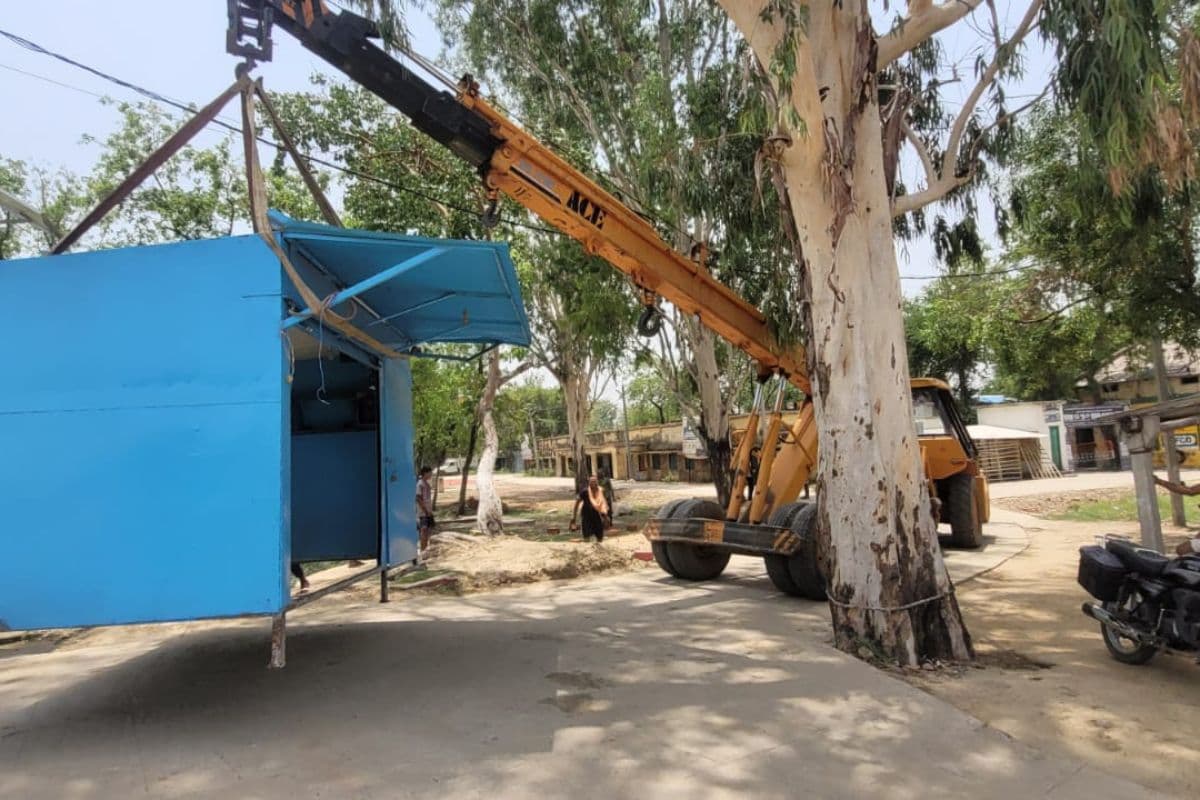 लखीसराय के हलसी में बुलडोजर का असर, 205 लोगों को नोटिस के बाद खुद हटने लगे कब्जे