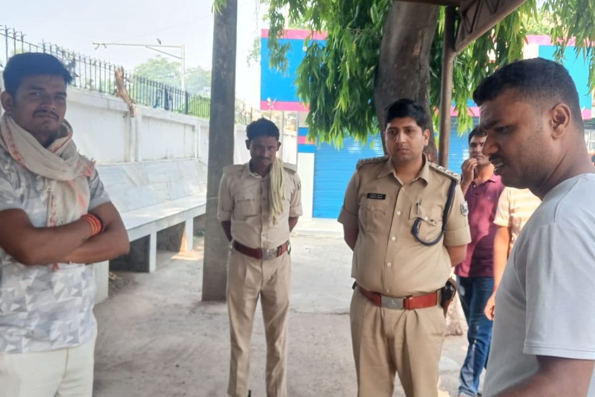 जमालपुर में पुलिस को खुली चुनौती, अपर थाना अध्यक्ष के घर में सेंधमारी