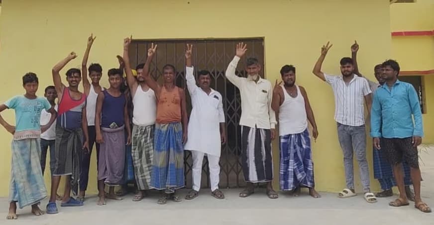 पंचायत सरकार भवन के निर्माण में गड़बड़ी का आरोप, संवेदक ने किया इनकार