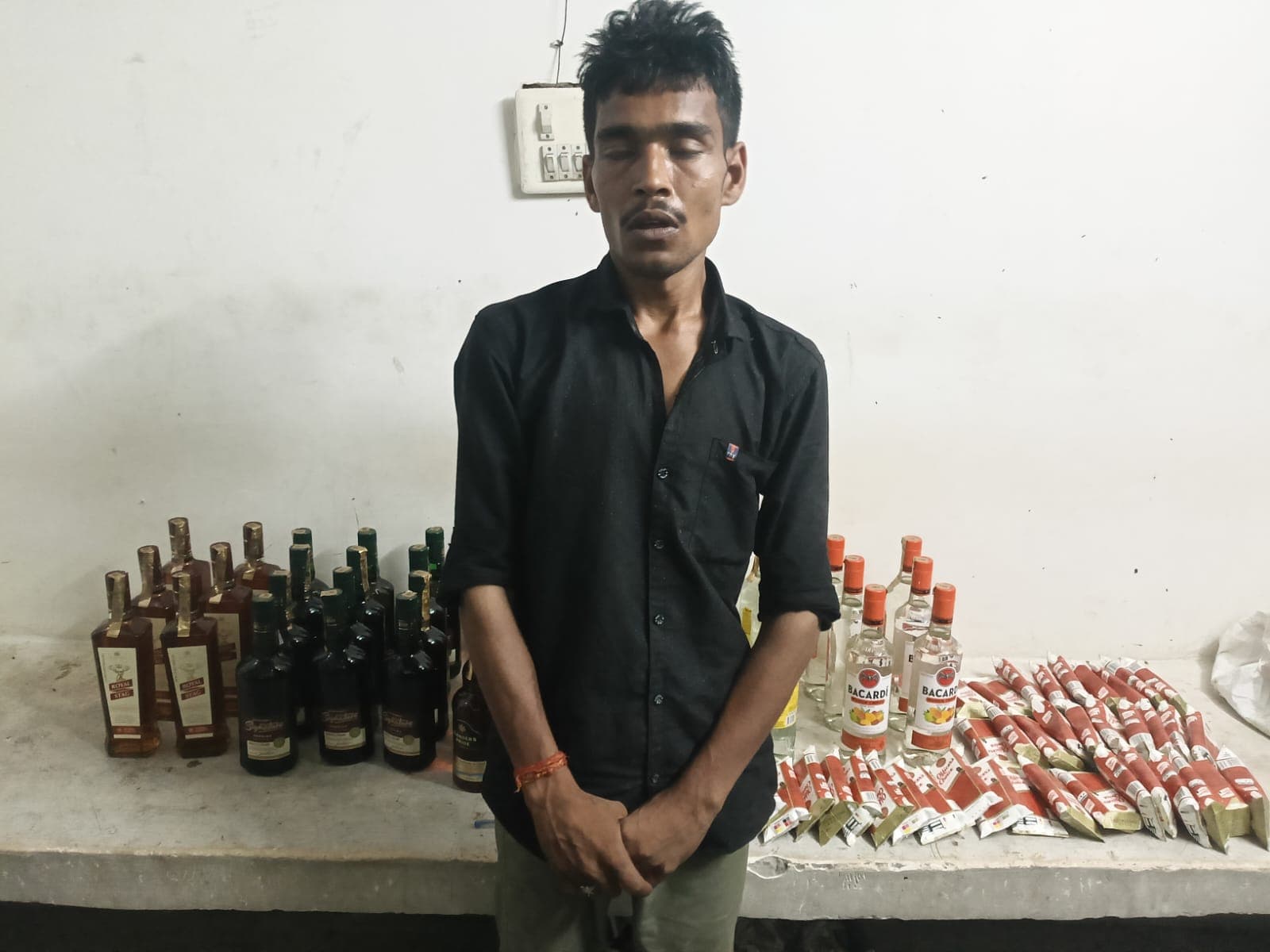 पुलिस ने ऑटो से बरामद की 39.6 लीटर विदेशी शराब, एक तस्कर गिरफ्तार
