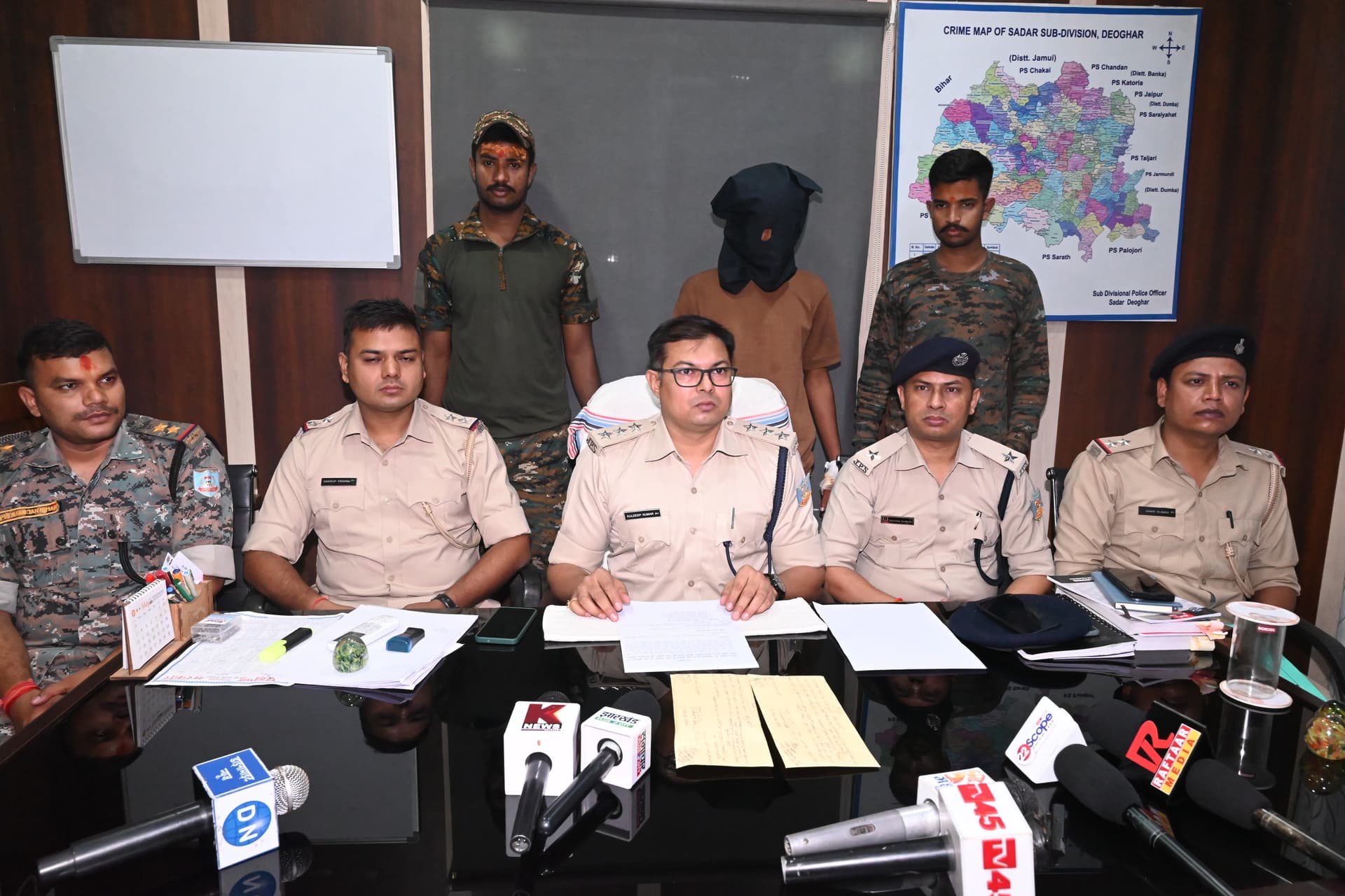 देवघर में ब्राउन शुगर तस्करी पर पुलिस का शिकंजा, 12.02 ग्राम नशीला पदार्थ के साथ युवक गिरफ्तार