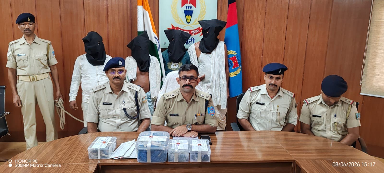 2.32 किलोग्राम अफीम समेत चार धराये
