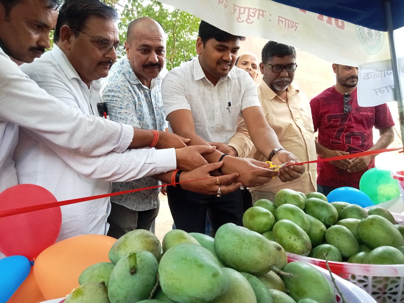 प्रखंड में खुला आम विक्रय केंद्र, किसानों को मिलेगा उचित मूल्य