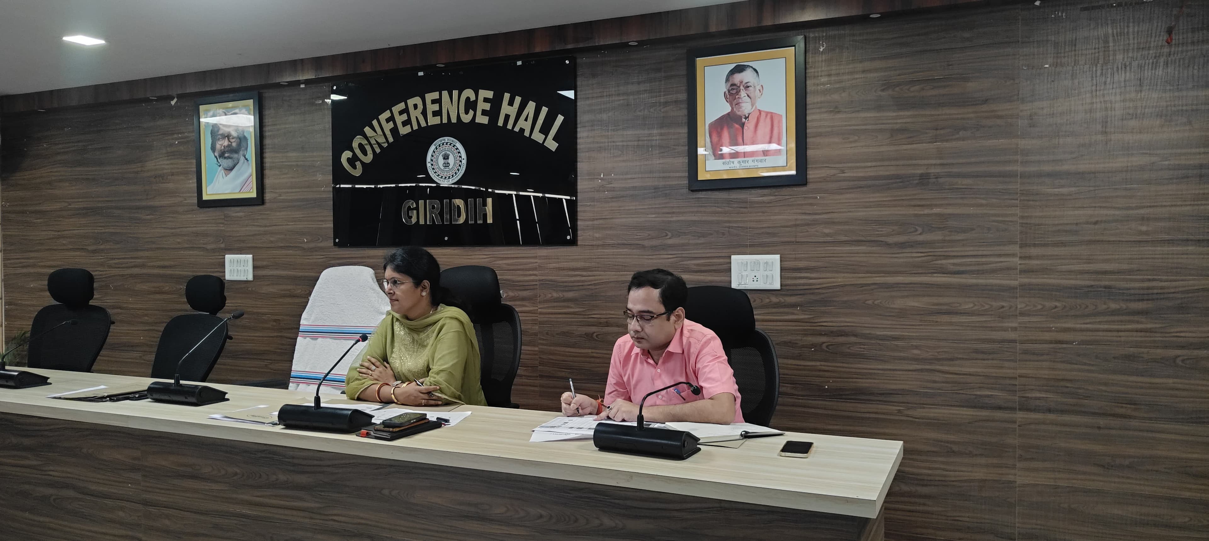 Giridih News :योजनाओं के क्रियान्वयन में पारदर्शिता व गुणवत्ता से समझौता नहीं : डीडीसी