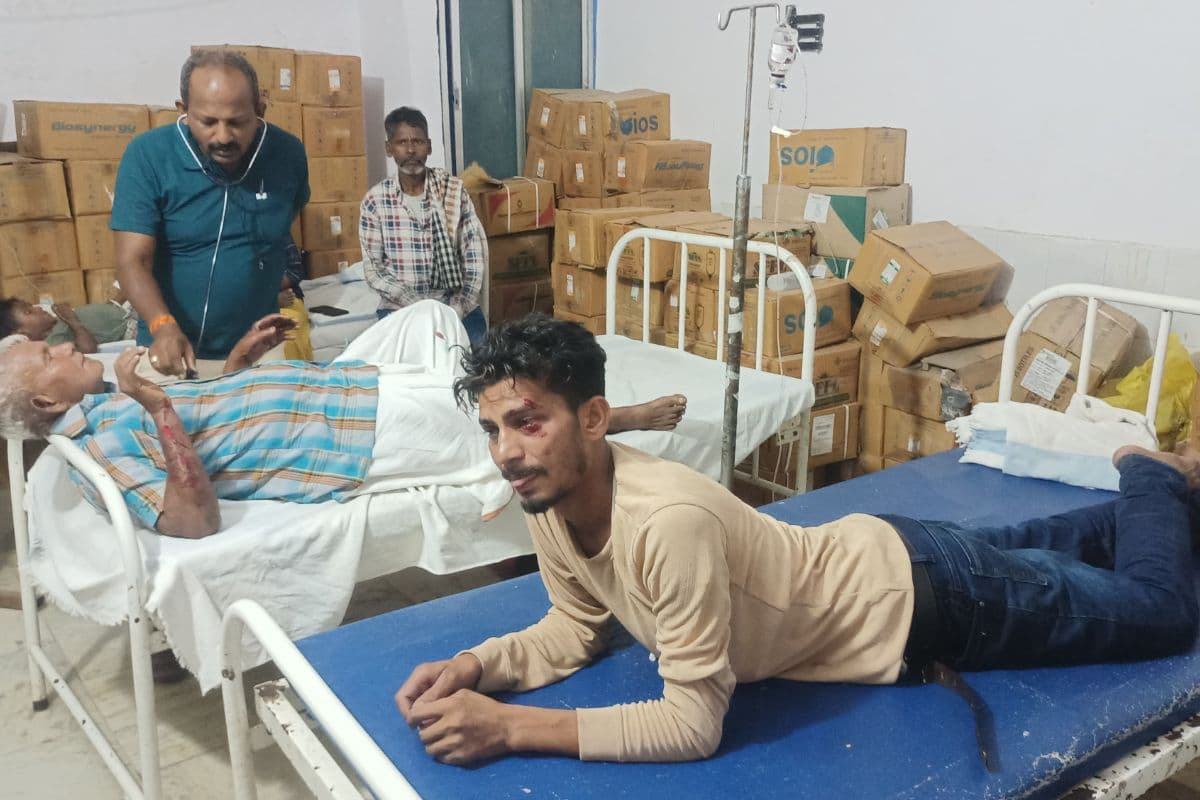 अमरपुर में आपसी विवाद में बाइक सवार युवक को घेरकर पीटा