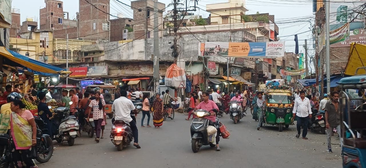 बदहाली : 65 पुलिसकर्मियों के भरोसे मुंगेर में ट्रैफिक व्यवस्था, वाहनों की बढ़ती संख्या से व्यवस्था पर दबाव