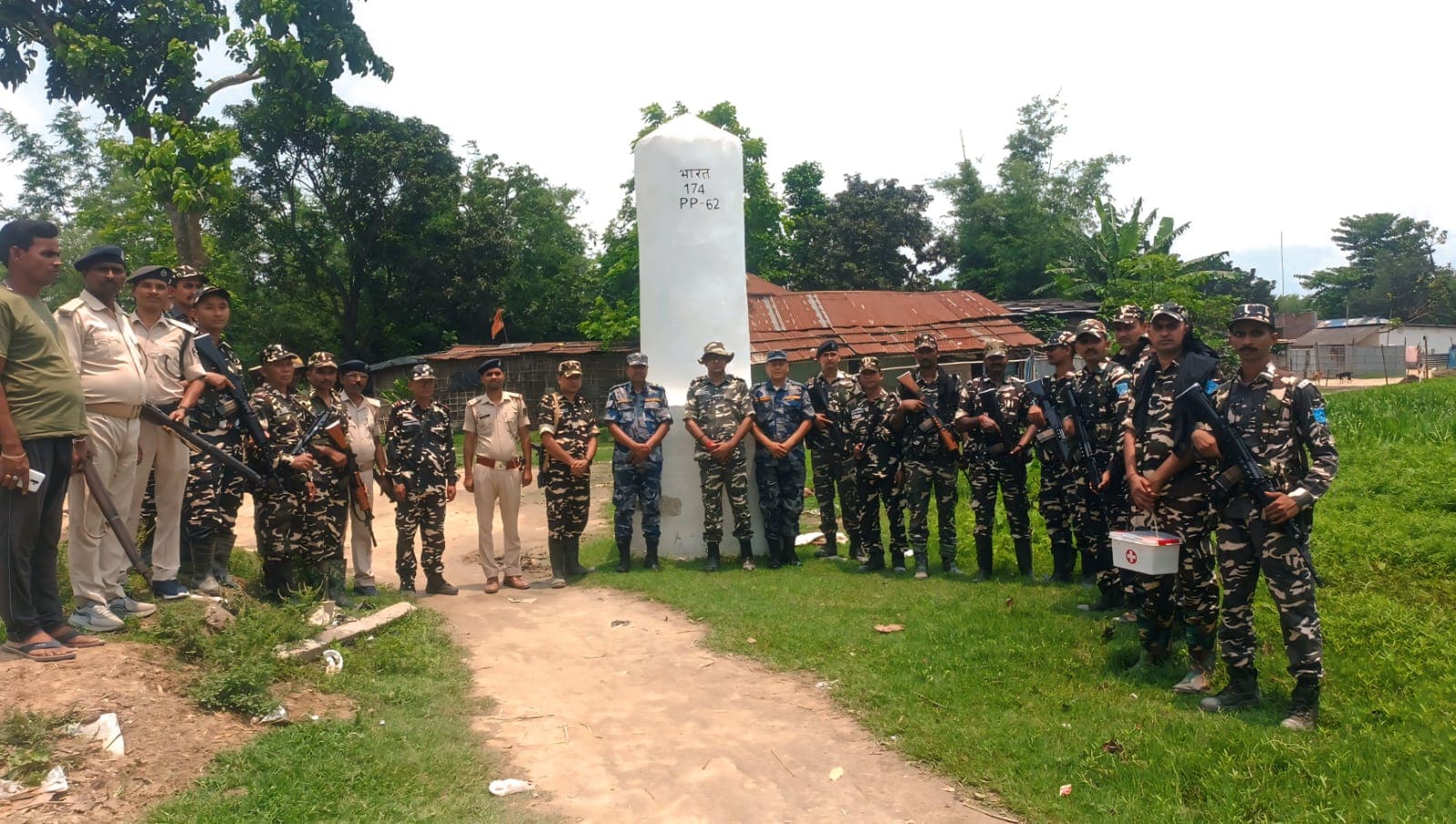 भारत-नेपाल सीमा पर एसएसबी-एपीएफ का संयुक्त गश्ती