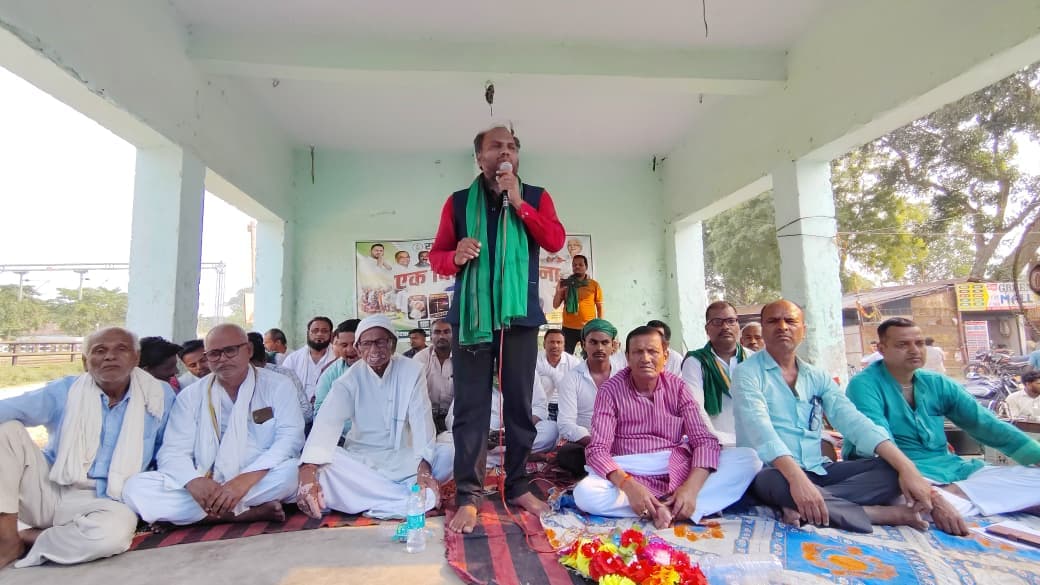 देश में चरम सीमा पर महंगाई व बेरोजगारी : प्रो गौतम कृष्ण