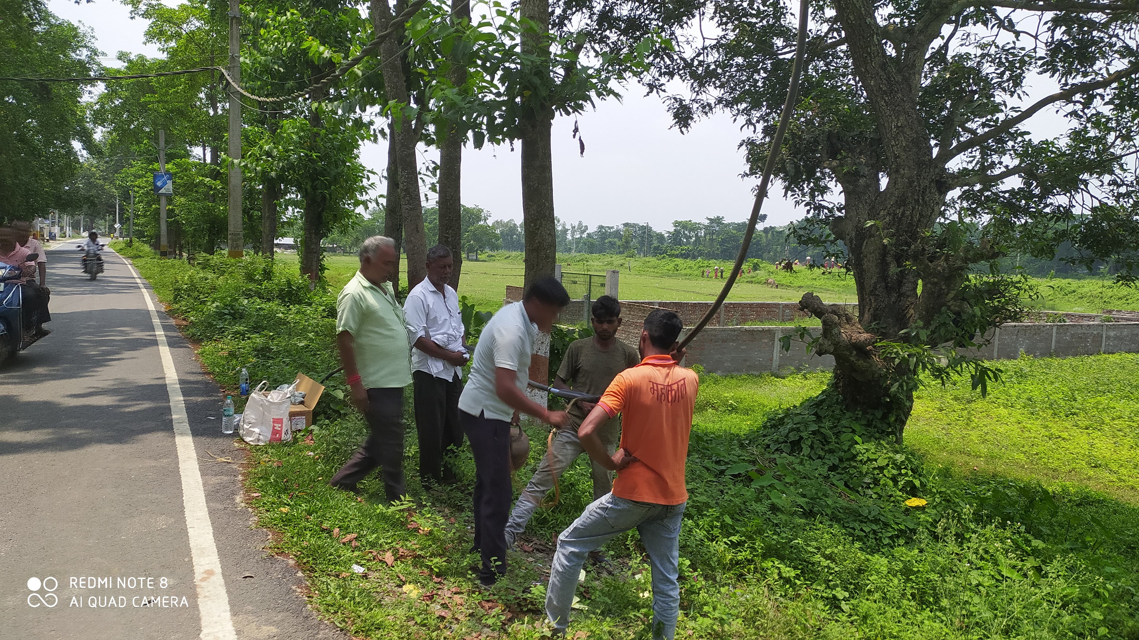 एक्सपर्ट टीम ने 11 हजार वोल्ट के केबल को किया रिपेयर