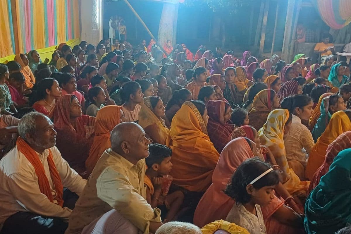 ‘अरे द्वार पालो कन्हैया से कह दो...’ कटोरिया में श्रीकृष्ण-सुदामा मिलन प्रसंग सुन छलक पड़े श्रद्धालुओं के आंसू