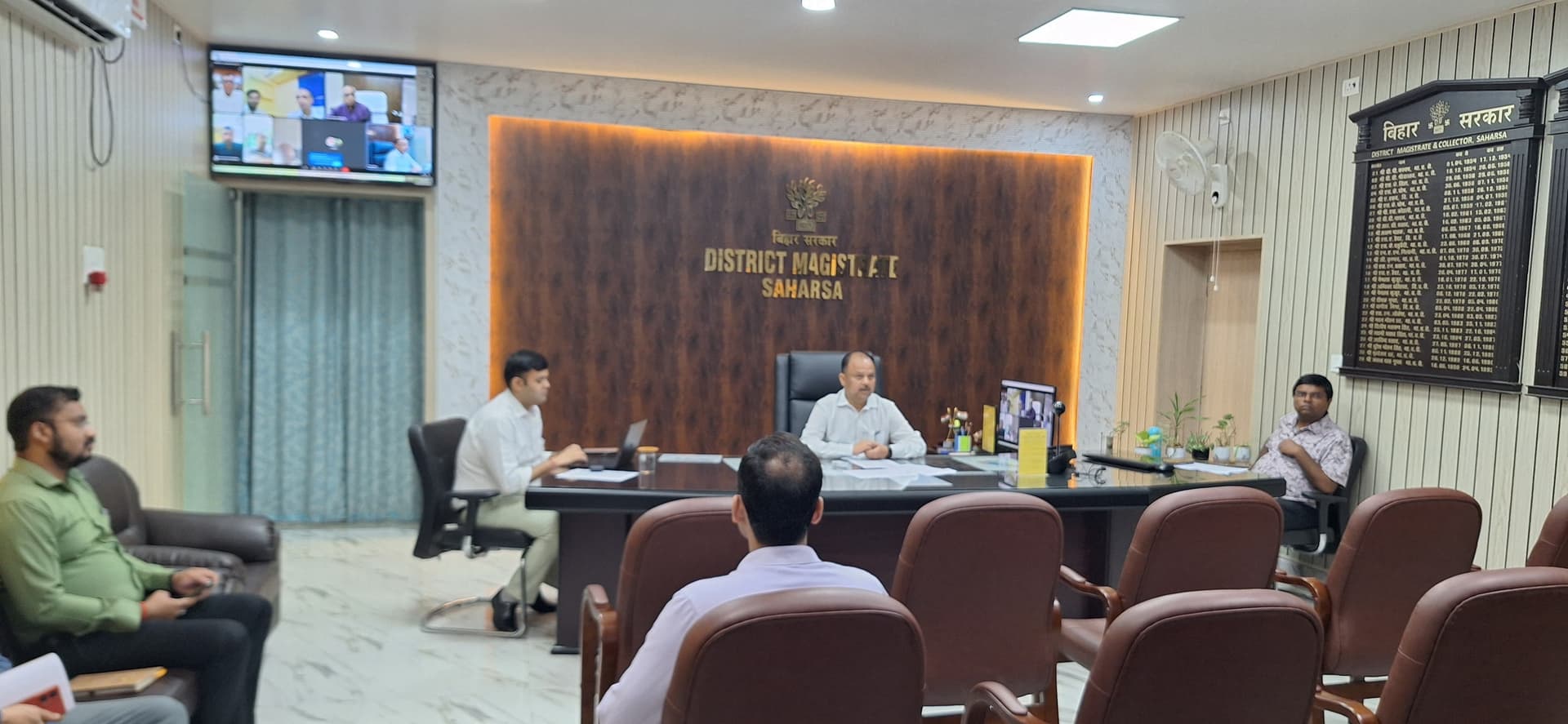 न्यायिक मामलों में शिथिलता बर्दाश्त नहीं : डीएम