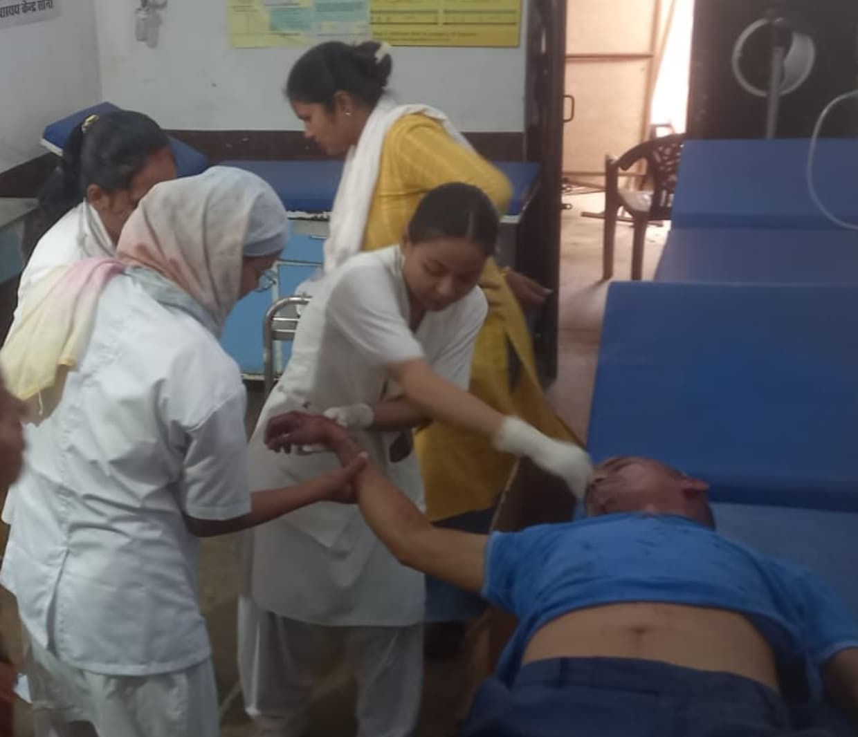 दो बाइकों की आमने-सामने टक्कर, एक गंभीर