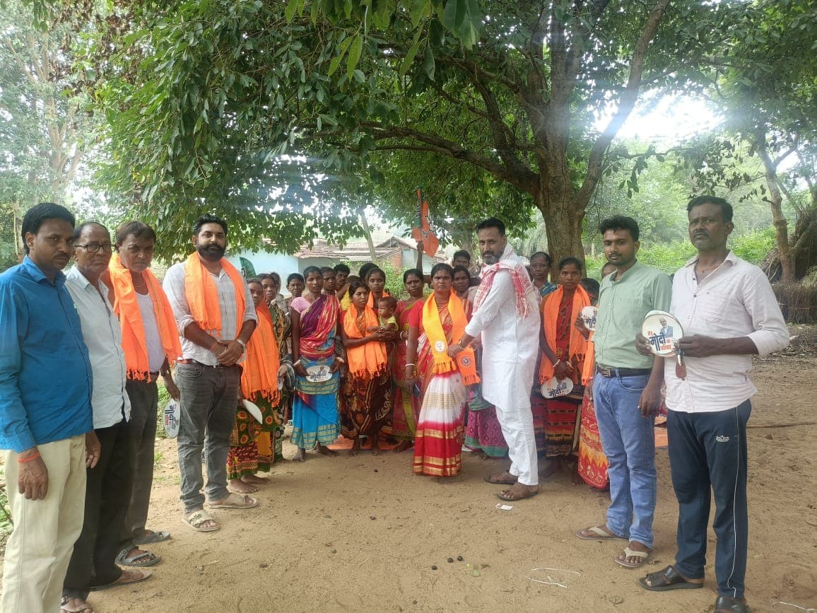 मेझिया पंचायत की पंसस ने ली भाजपा की सदस्यता
