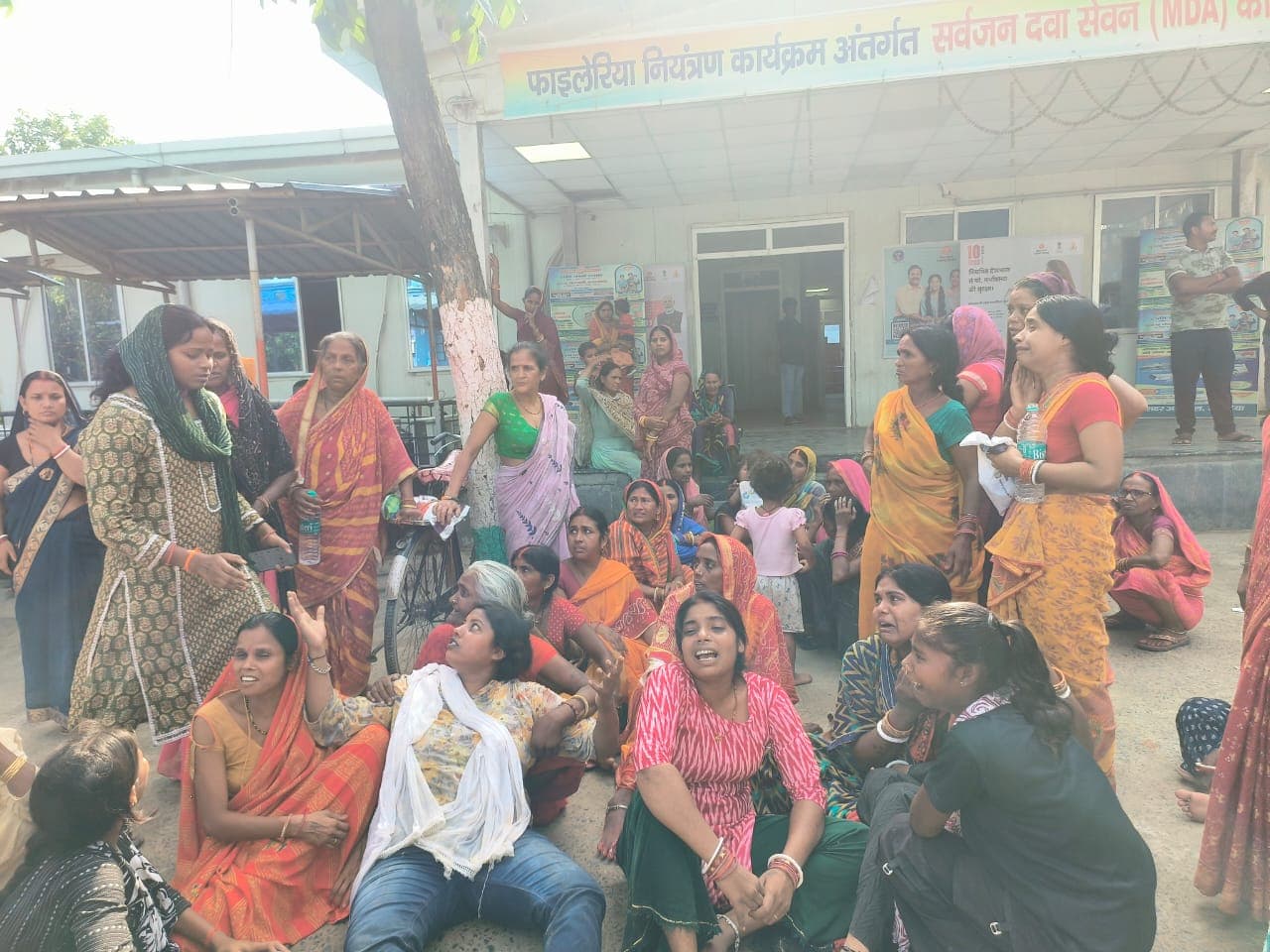 घर लौट रहे बाइक सवार को ट्रक ने कुचला, भाई की मौत, बहन व भांजा रेफर