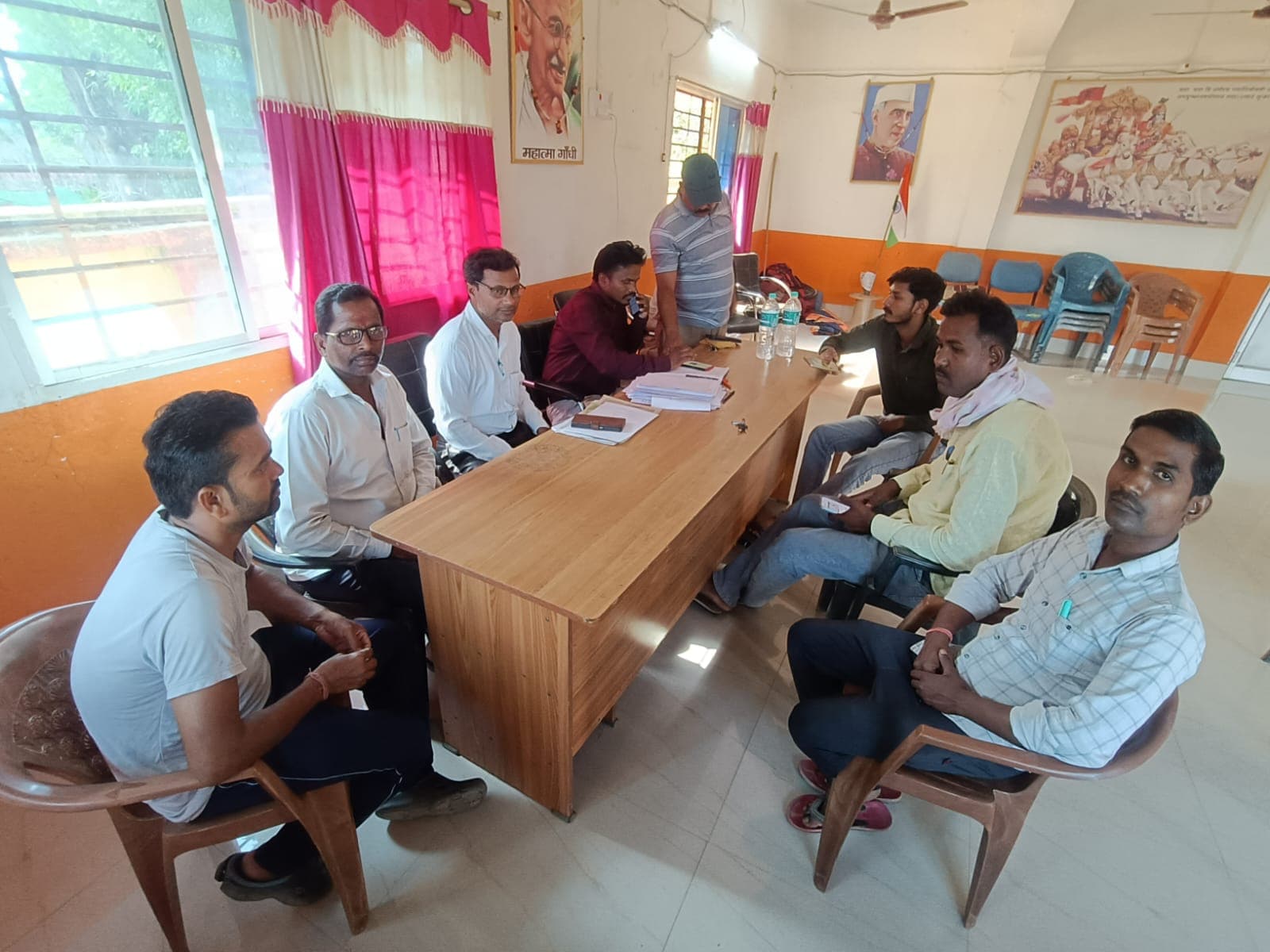 Giridih News :पंचायत सचिवालयों में इंटरनेट कनेक्शन नहीं, ग्रामीणों को परेशानी