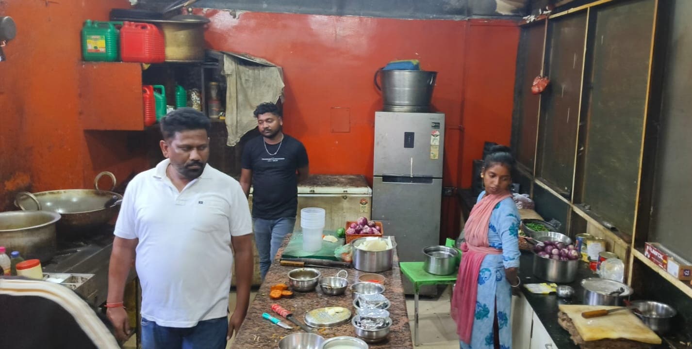 Bokaro News : रेस्टोरेंट में मिली गड़बड़ी, लगा जुर्माना
