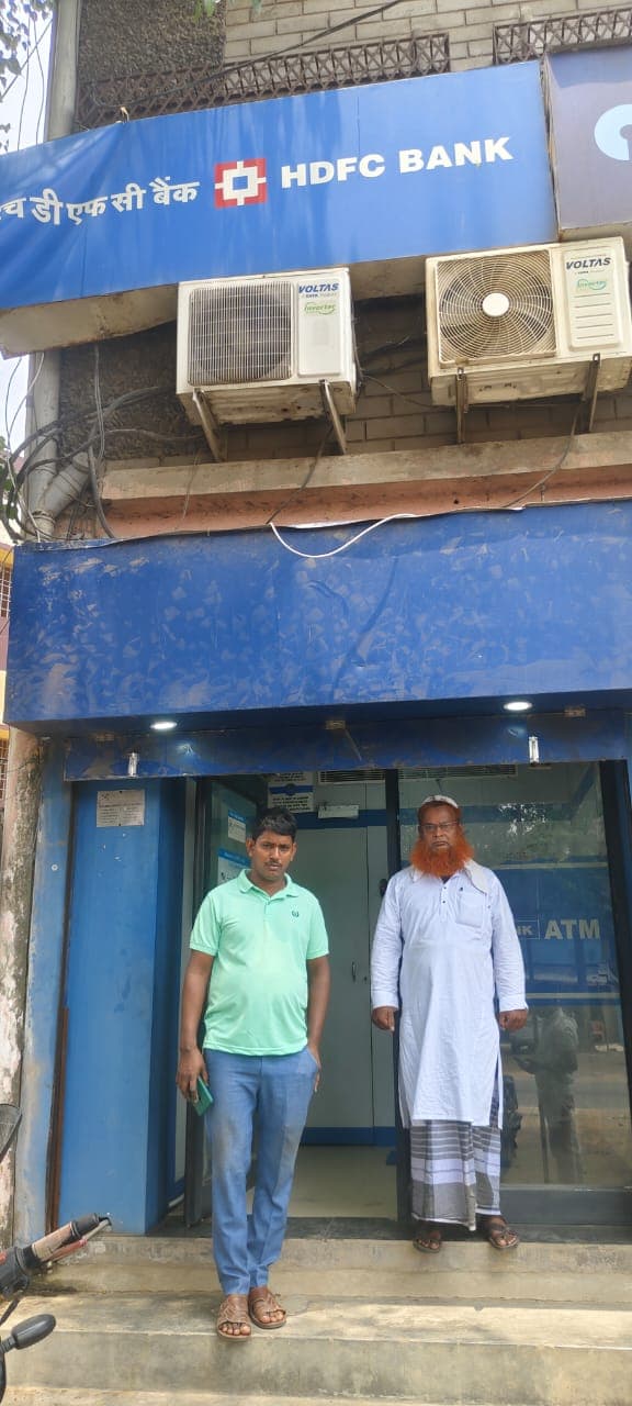 ATM में फंसा कार्ड, बैंककर्मी बन साइबर ठगों ने उड़ाए 1.15 लाख