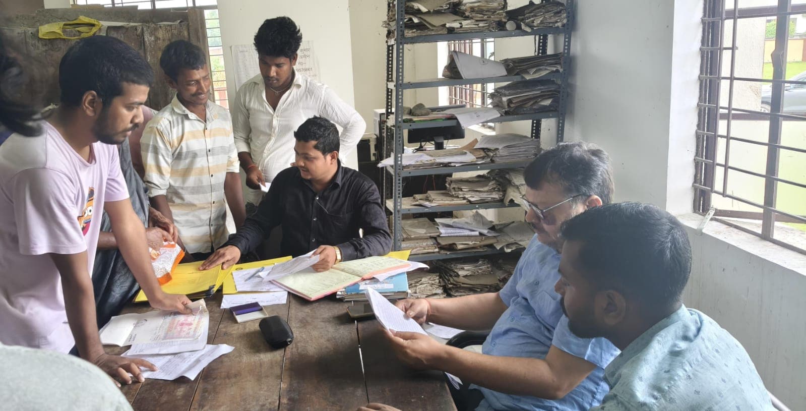 टेढ़ागाछ अंचल कार्यालय में जनता दरबार आयोजित, छह मामले निष्पादित