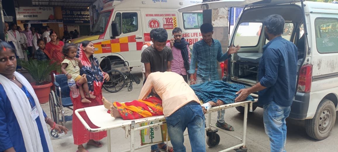 सड़क दुर्घटना में घायल महिला की इलाज के दौरान हुई मौत