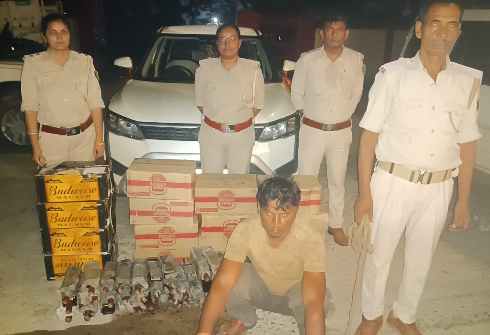 पिकअप से 198 लीटर विदेशी शराब जब्त
