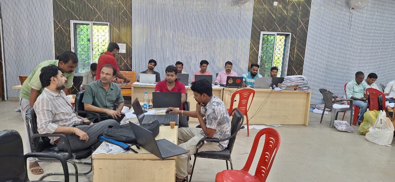 विशेष शिविर का डीसीएलआर ने किया निरीक्षण, दिये कई निर्देश