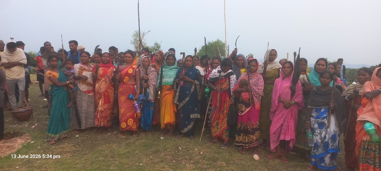 रघुनाथपुर पंचायत में प्रस्तावित परमाणु फैक्ट्री की मिट्टी जांच करने आई टीम को ग्रामीणों ने घेरा, प्रदर्शन