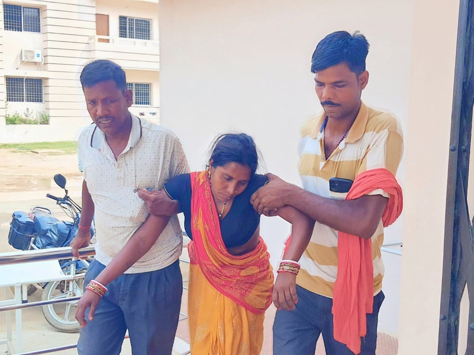 घरेलू विवाद में दो गोतनी के बीच हुई मारपीट, हुआ उपचार