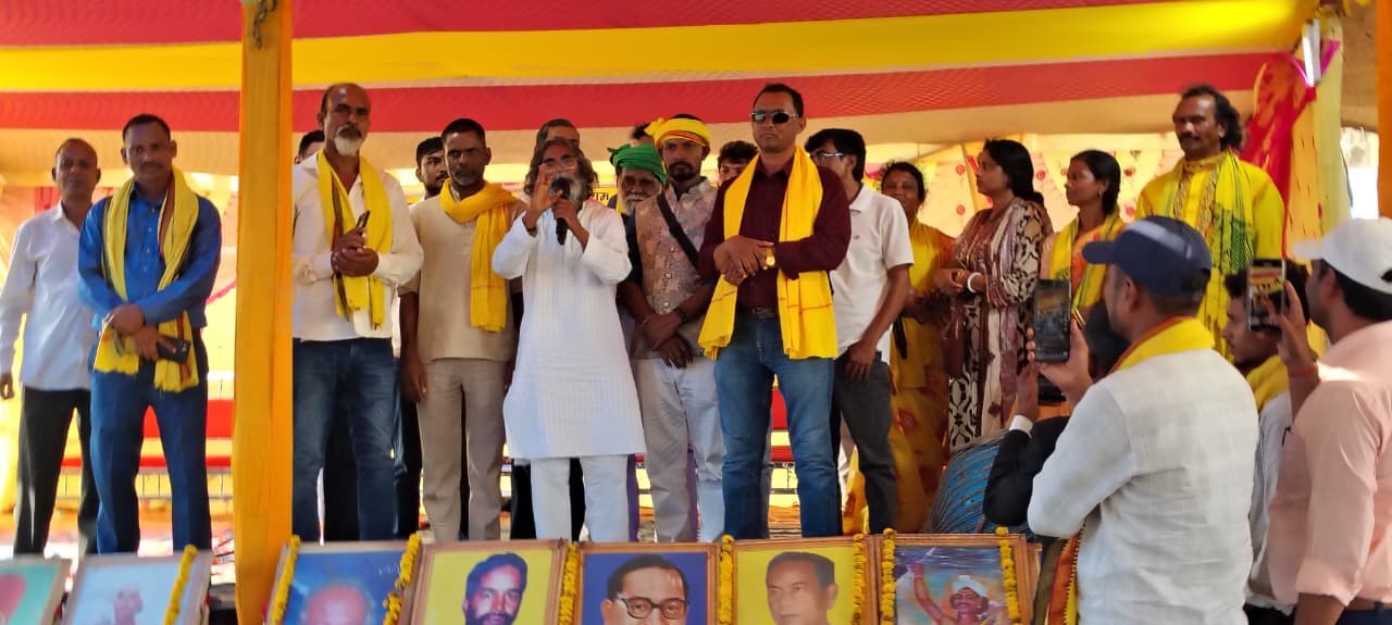 Giridih News :शिक्षा को प्राथमिकता देने और अधिकार के प्रति जागरूक रहने का आह्वान