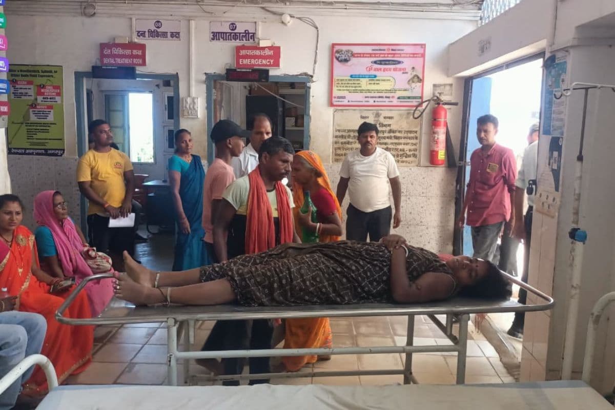 फोन पर पुत्री से विवाद के बाद महिला ने खाया कीटनाशक, गंभीर हालत में मायागंज रेफर