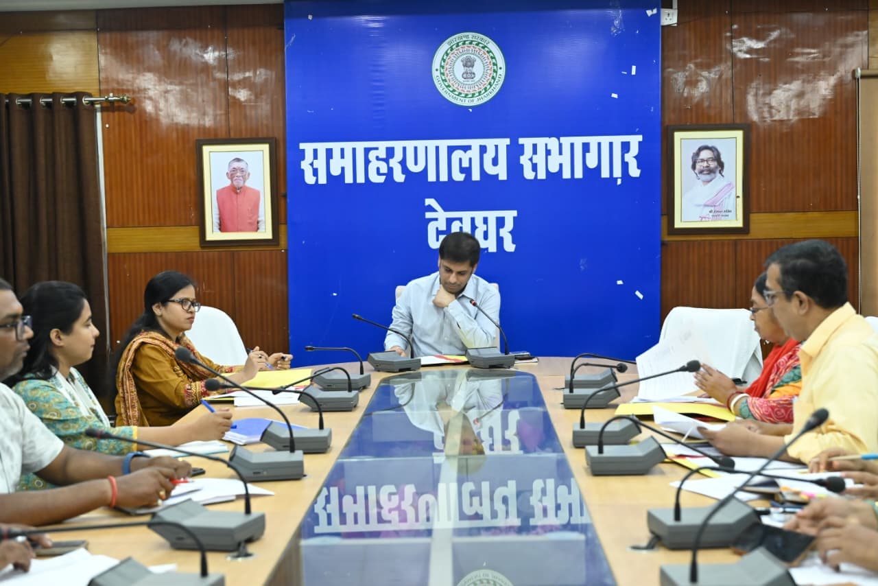 जिला बाल संरक्षण इकाई की व्यवस्था में लायें सुधार , रिक्त पदों पर जल्द हो बहाली : डीसी