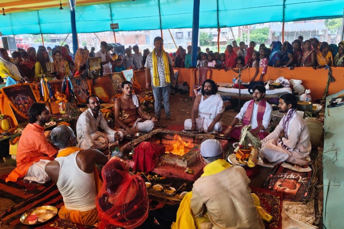 कहलगांव में हवन-पूजन व पूर्णाहुति के साथ सम्पन्न हुई नौ दिवसीय श्रीराम कथा, विश्व कल्याण के लिए हुई प्रार्थना