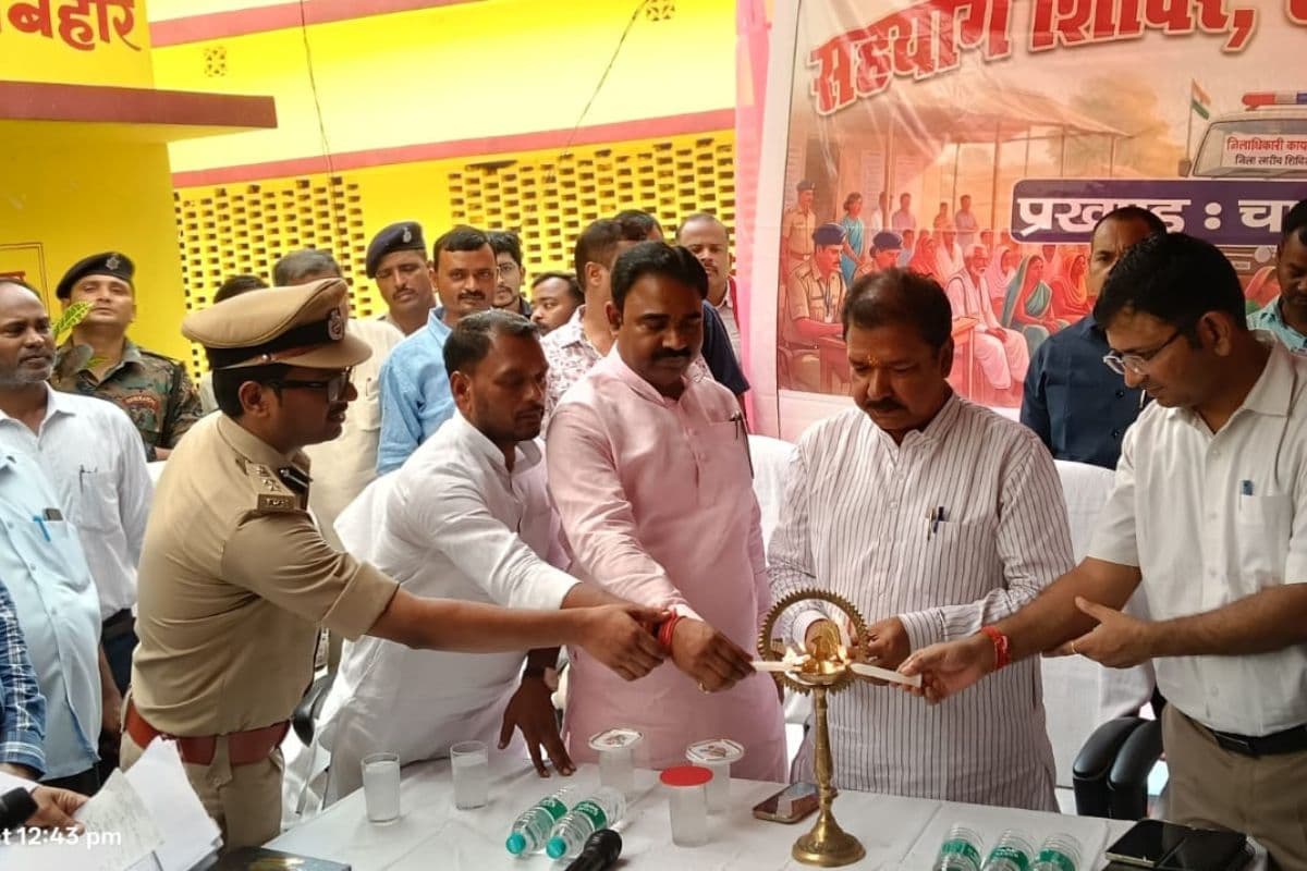सहयोग शिविर में पहुंचे मंत्री डॉ दिलीप जायसवाल, बोले- तय समय पर काम नहीं करने वाले अधिकारी खुद को निलंबित समझें