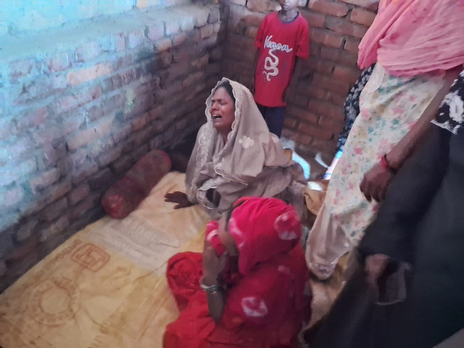ब्रेकर बना काल, बाइक से गिरकर 18 वर्षीय युवक की मौत