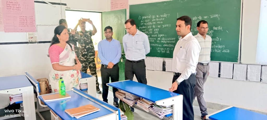 पढ़ाई में कमजोर विद्यार्थियों की पहचान करें और अभिभावकों को बच्चों की प्रगति व चुनौतियां बतायें