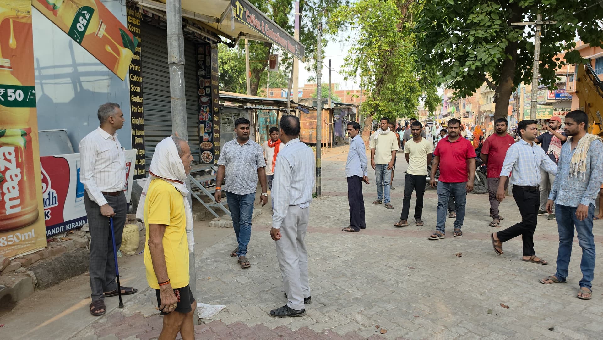 औरंगाबाद में बालिका इंटर स्कूल के पास चला अतिक्रमण हटाओ अभियान, अतिक्रमणकारियों को 24 घंटे का अल्टीमेटम