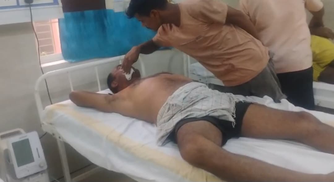 औरंगाबाद : हाईटेंशन तार की चपेट में आने से एक ही परिवार के 4 लोग झुलसे; 2 की हालत गंभीर