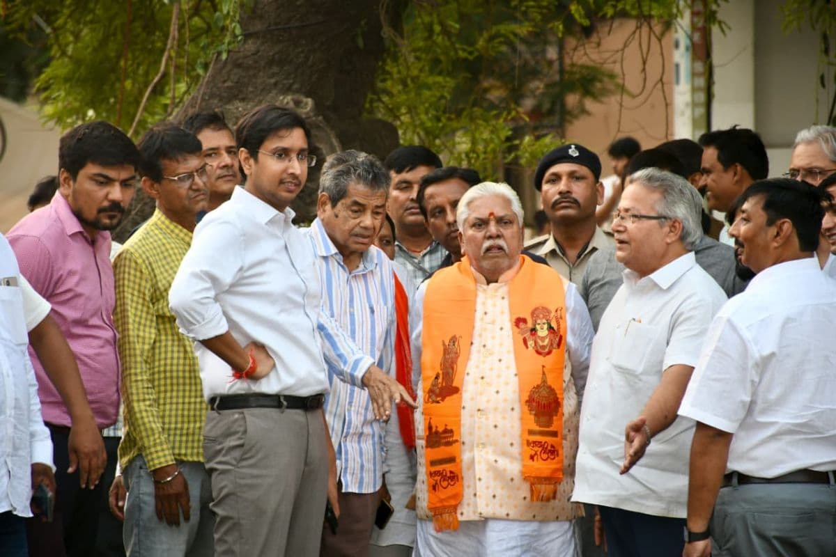 गयाजी में जलजमाव रोकने की तैयारी तेज, डॉ प्रेम कुमार ने नाला सफाई का लिया जायजा