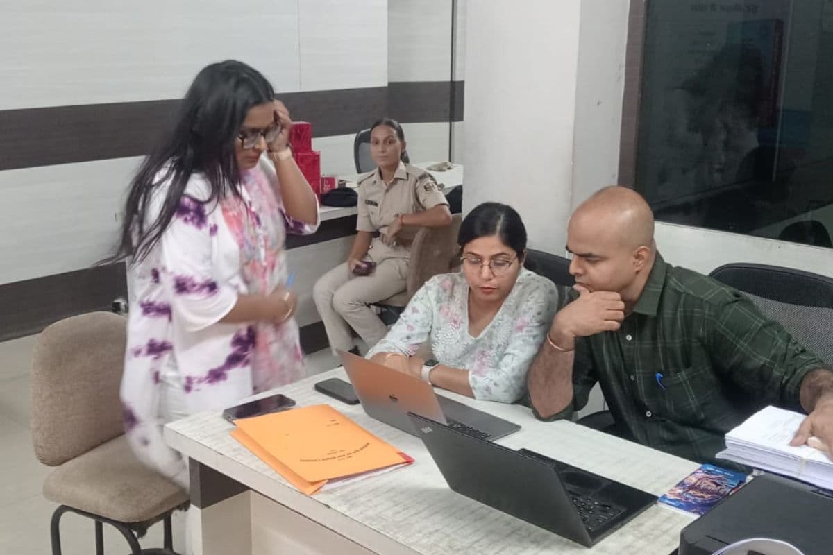 कर चोरी पर सेल टैक्स विभाग का बड़ा एक्शन, 1.90 करोड़ का माल जब्त