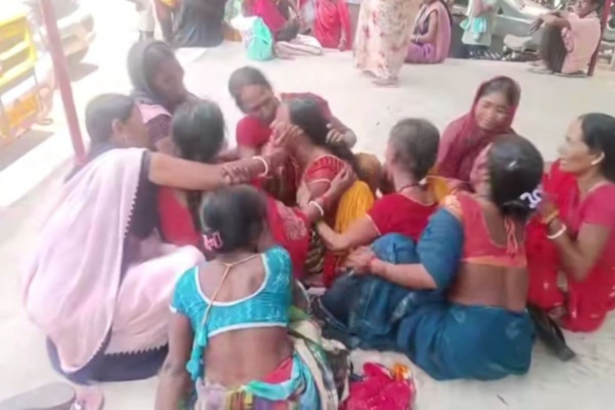 गयाजी में तेज रफ्तार हाईवा की टक्कर से युवक की मौत, बच्चों के लिए किताब खरीदकर लौट रहे थे घर