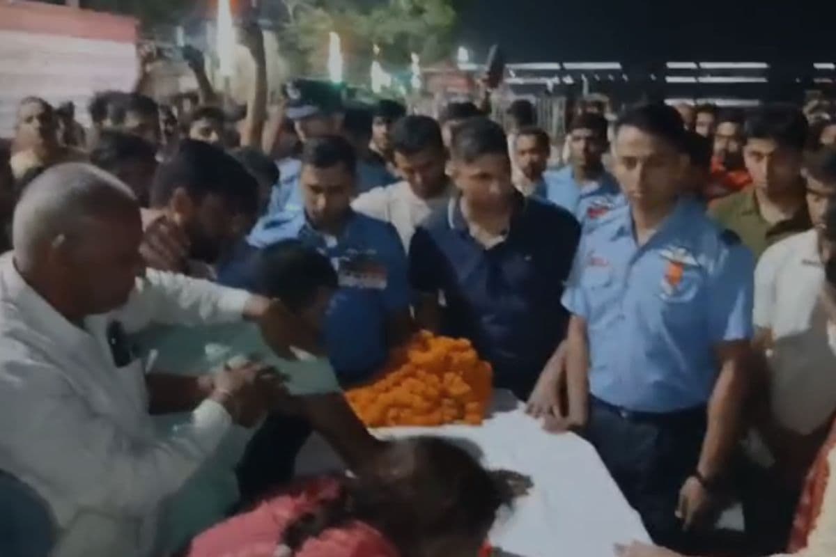 गयाजी में राजकीय सम्मान के साथ शहीद शुभम को दी गई अंतिम विदाई, ‘शहीद शुभम अमर रहें’ के नारों से गूंजा मसान घाट