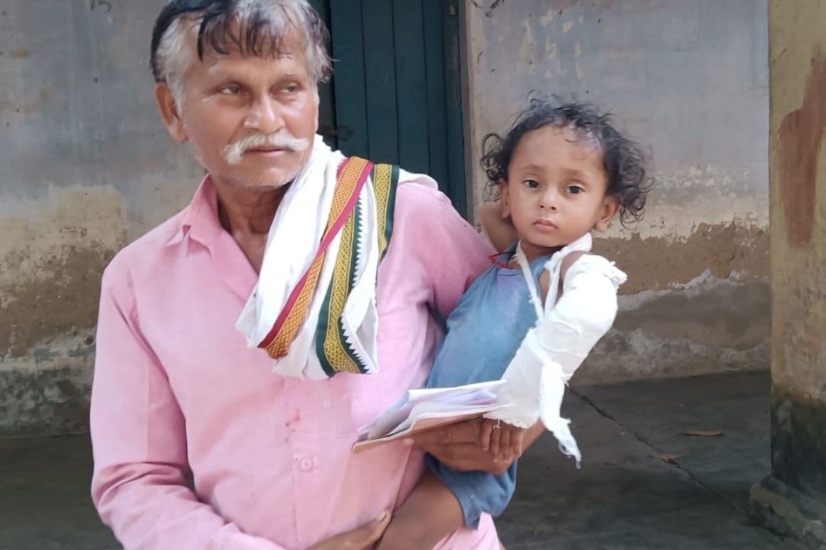 जहानाबाद के घोसी मे जमीनी विवाद में दो वर्षीय मासूम का हाथ टूटा, घोसी में मारपीट से मचा हड़कंप