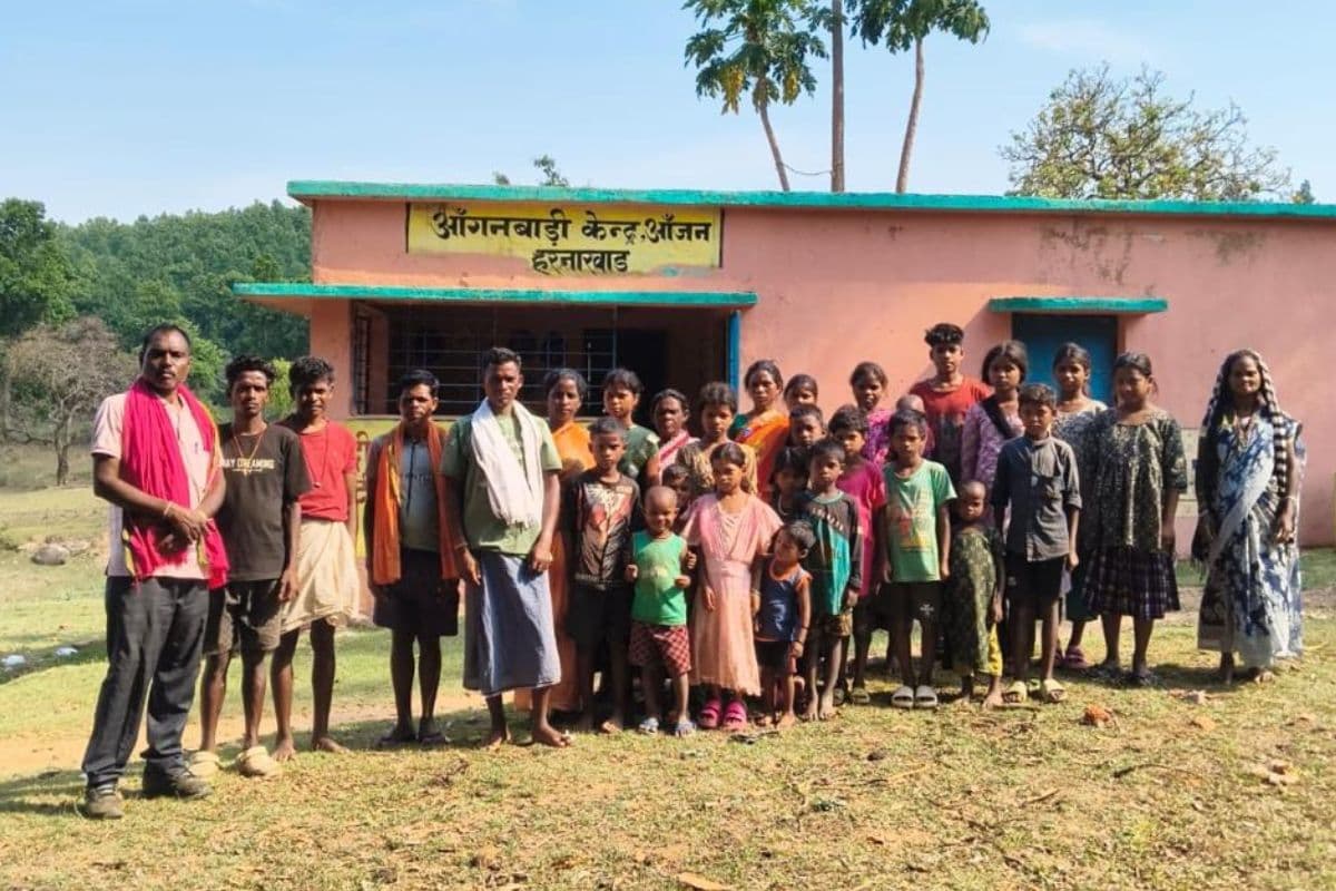 गुमला: नक्सलमुक्त हुआ हरिनाखाड़ गांव, फिर भी नहीं बदली तस्वीर, विकास की राह देख रहे कोरवा जनजाति के लोग